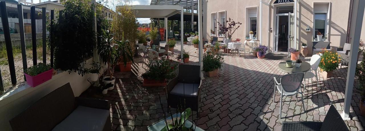 Hotel Porta Rivera LʼAquila Exterior foto